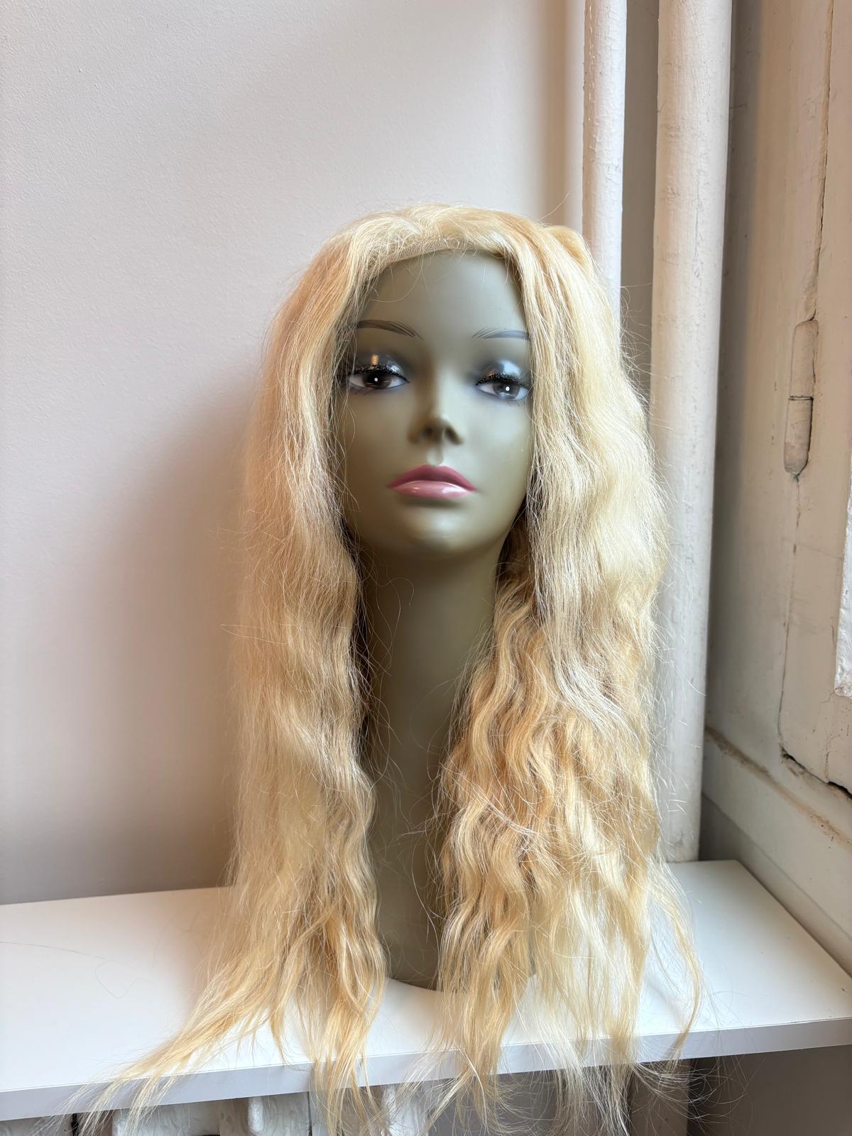 Perruque ondulée blond bb